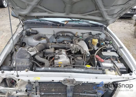 2000 Toyota Tacoma из США, поврежденный, VIN 5TENL42N0YZ706331